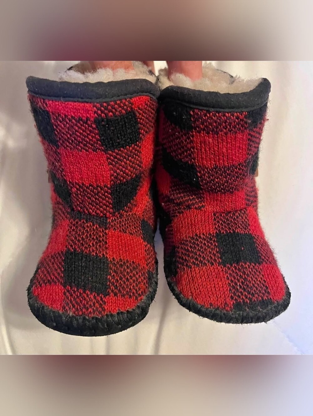 Cute & Cozy Baby UGG Red/Black Buffalo Plaid Booties-Size 0/1-EUC